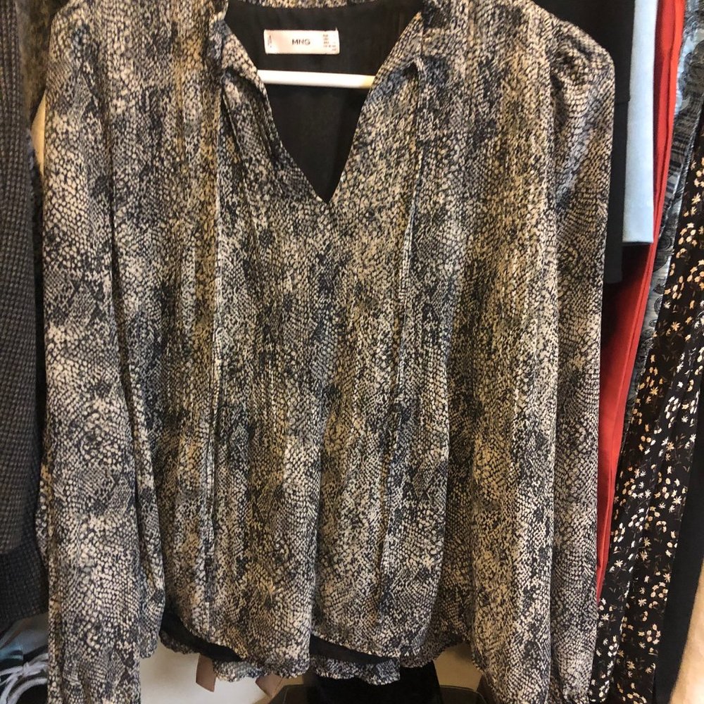 Mango Printed pleated blouse - Size 4 - Picture 10 of 16